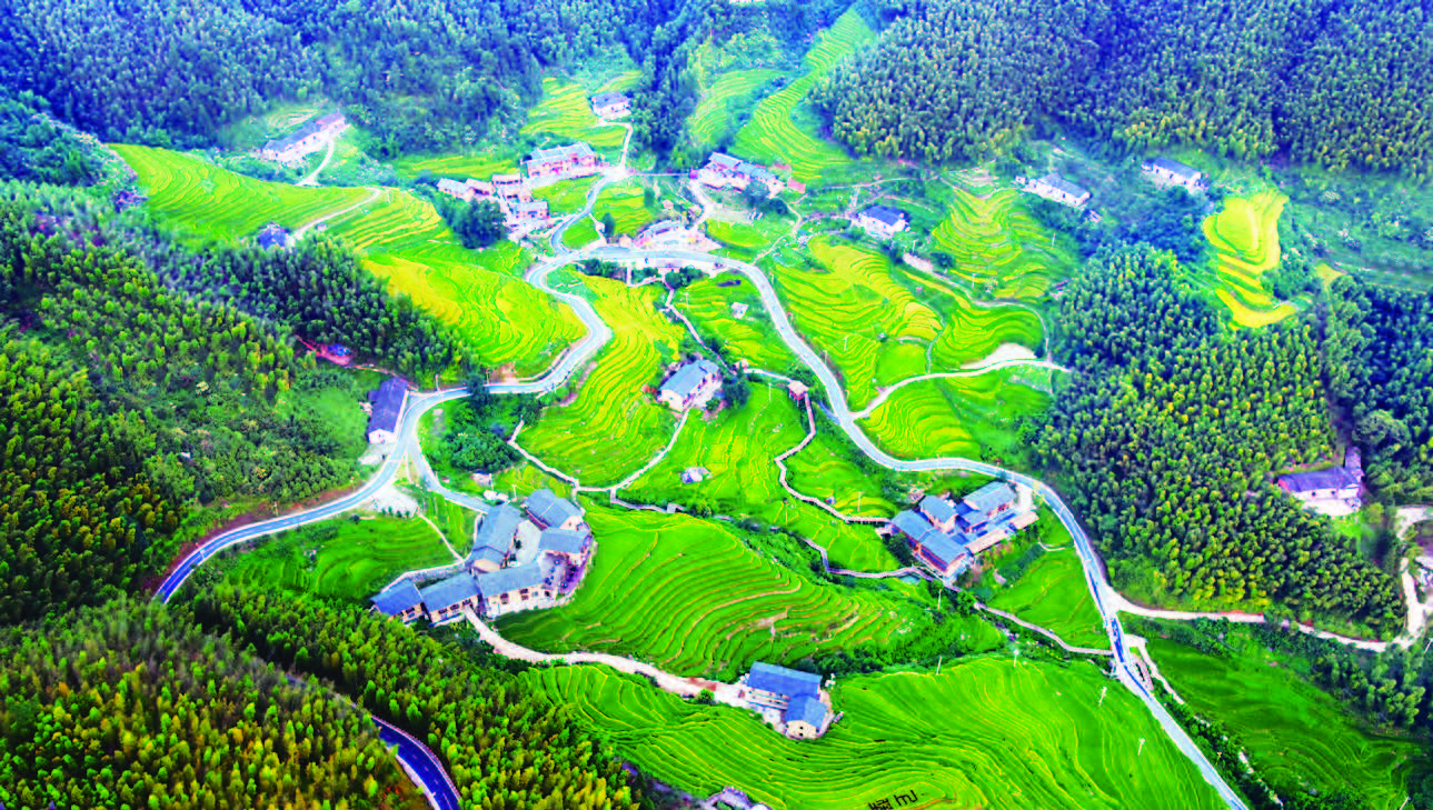 “绿水青山就是金山银山”实践创新基地——江西省崇义县