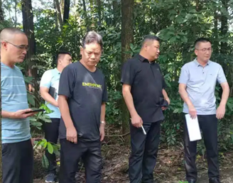 四川省崇州市委常委,政法委书记文国洪调研环境治理工作